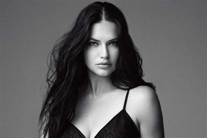 Adriana Lima Ethnicity, Nationality, Race, Family, Body measurements, career