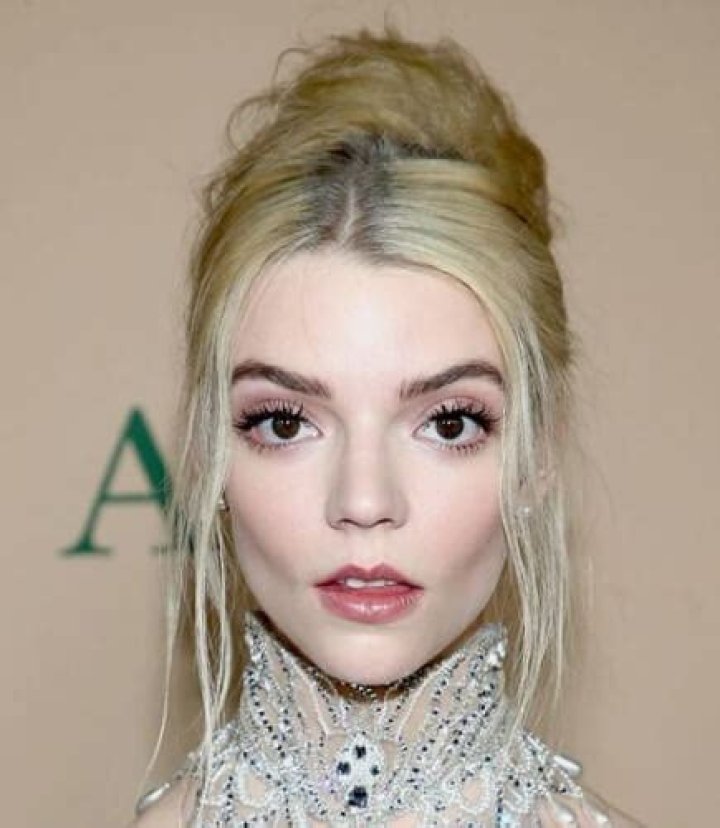 Anya Taylor-Joy Height, Weight, Age, Measurements, Net Worth, Facts