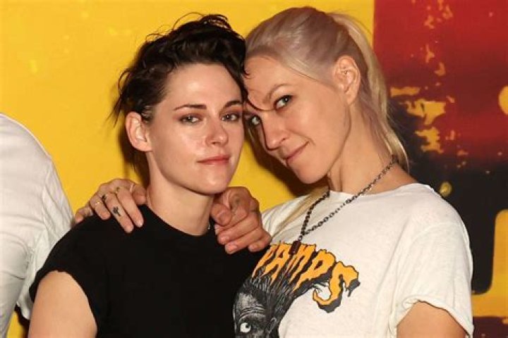 Are All Of Kristen Stewart S Siblings In