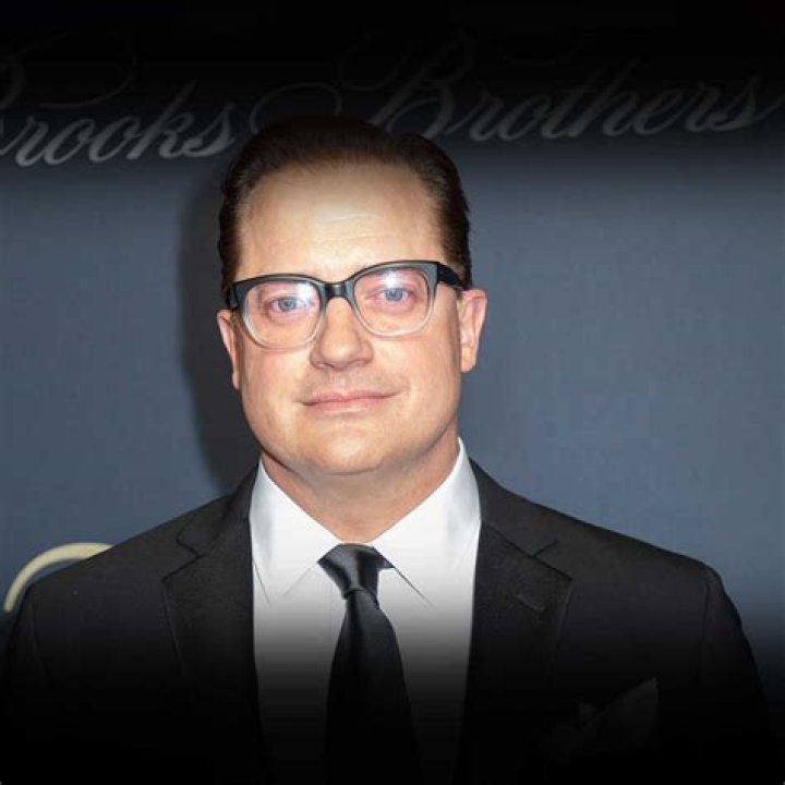 Brendan Fraser S Biography Net Worth Age Height