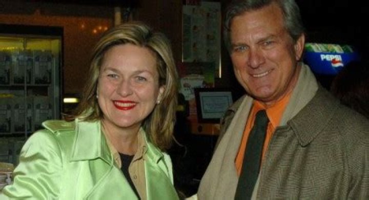Hartford Courant's Editor, Michael John Davies Was Previously Married To Cynthia McFadden.