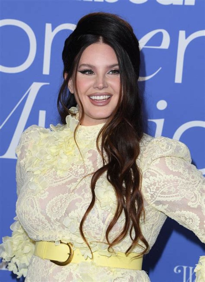 Lana Del Rey (Singer) Wiki, Biography, Age, Height, Weight, Measurements, Boyfriend, Net Worth, Fami