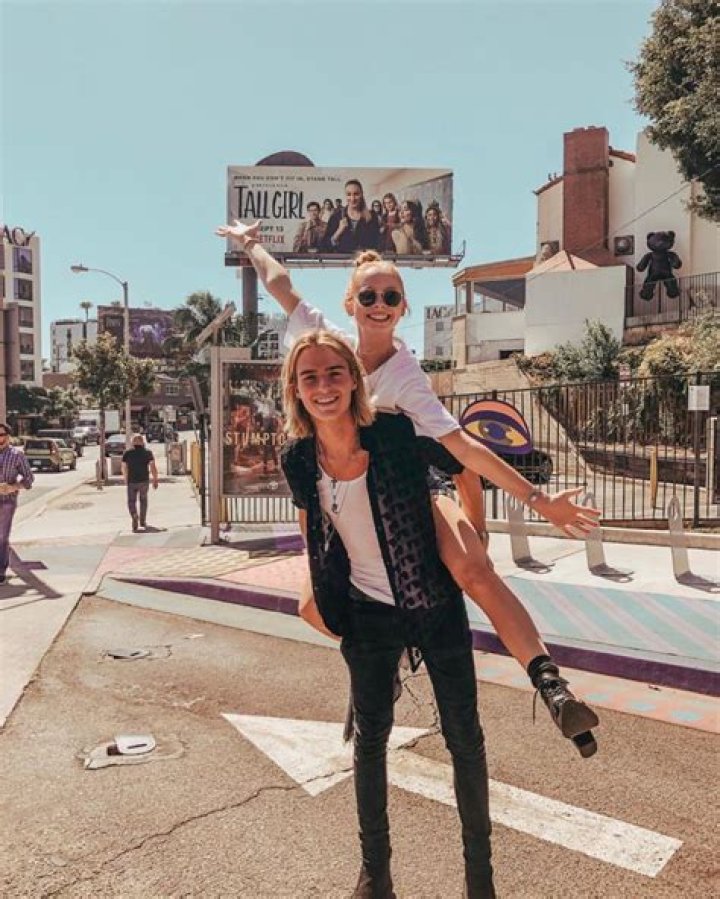 Luke Eisner Dating American Actress Girlfriend Kirby Johnson (Bio, Relationship, Affair, Net worth)