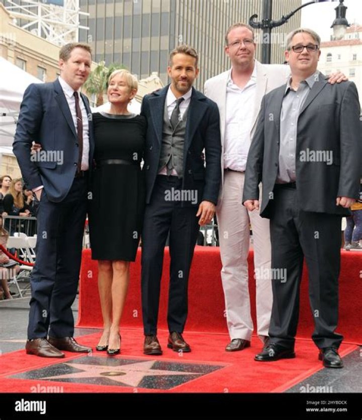 Ryan Reynolds And Burt Reynolds Family Ties Revealed