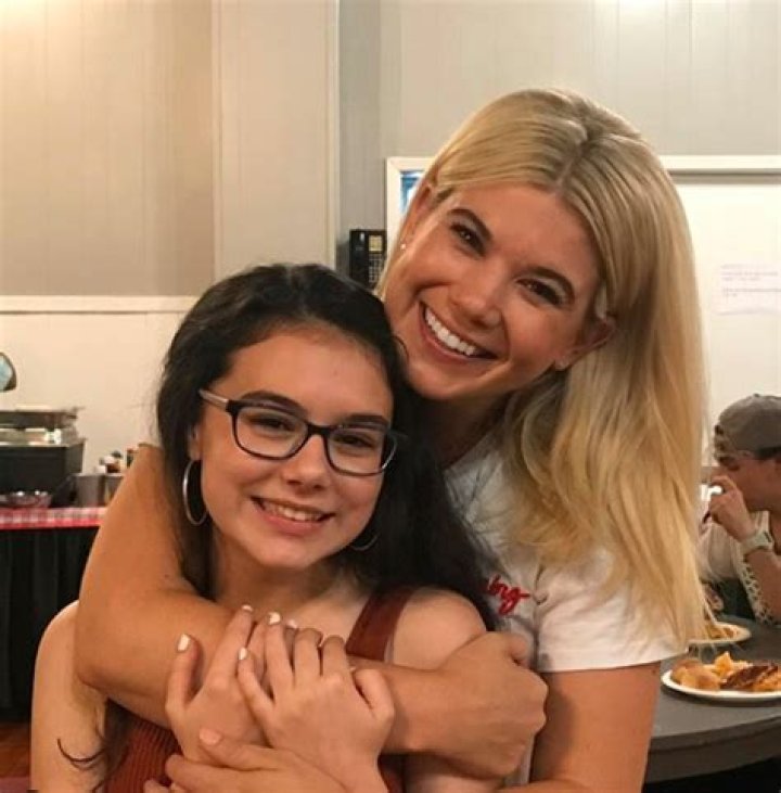 Who Is The Outer Banks Actress, Julia Antonelli? (Bio, Age, Parents, TV Shows & Net Worth)